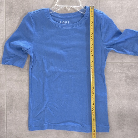 *LIKE NEW* LOFT Women's Periwinkle Ribbed Crew Neck Longer Sleeved Tee - Size M - Picture 7 of 8
